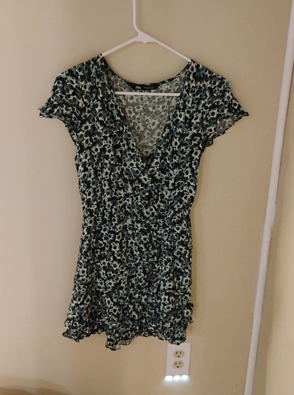Zara Women's Floral Blue V Neck Short Sleeve Romper Sz XS